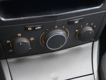 Opel Astra H Hatchback 5d 1.4 TWINPORT ecoFLEX 90KM 2005 Opel Astra 1.4 16V, Salon Polska, Klima, zdjęcie 11