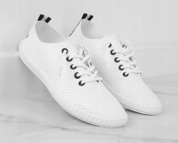 4912 БЕЛЫЕ КОЖАНЫЕ АЖУРНЫЕ ТРЕНЕРЫ ТРЕНЕРЫ 40