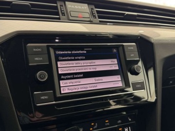 Volkswagen Passat B8 Variant Facelifting 2.0 TDI SCR 150KM 2023 Volkswagen Passat Business ACC LED Hak CarPlayAndroid Auto Podgrzewan, zdjęcie 29