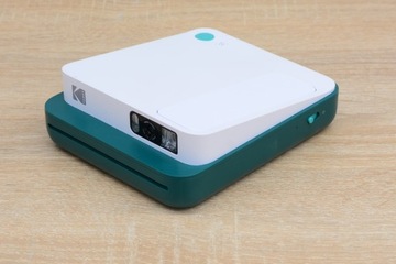 Поврежденный фотопринтер KODAK Smile Classic Digital с мгновенной камерой