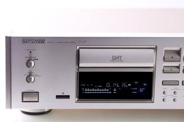 Pioneer DAT D-07 в идеальном состоянии.