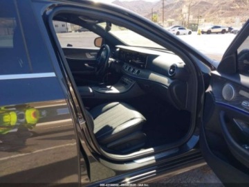 Mercedes Klasa E W213 2021 Mercedes-Benz Klasa E 350 2021 2.0l 2.0 Benzyna 255KM, zdjęcie 9