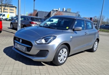 Suzuki Swift VI Hatchback Facelifting 1.2 DualJet SHVS 83KM 2021 Suzuki Swift serwisowany 1.2 Benzyna 83KM