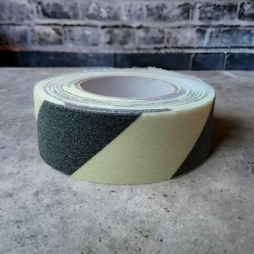 TAŚMA ANTYPOŚLIZGOWA ostrzegawcza CZARNA ŚWIECĄCA ZEWNĘTRZNA MOCNA 10m