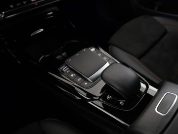 Mercedes CLA C118/X118 Shooting Brake AMG 2.0 35 AMG 306KM 2020 Mercedes CLA 35 AMG 4x4 automat full LED, zdjęcie 32