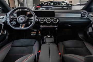 Mercedes CLA C118/X118 Coupe Facelifting 1.3 200 163KM 2024 MERCEDES-BENZ CLA 200 AMG Line Sedan 1.3 (163KM) 2024, zdjęcie 5