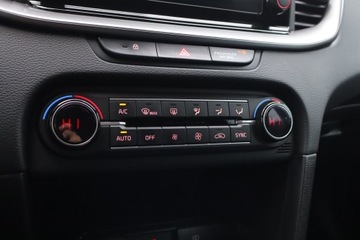 Kia Ceed III Kombi Facelifting 1.5 T-GDI 160KM 2022 Kia Ceed 1.5 T-GDI, Salon Polska, Serwis ASO, zdjęcie 15