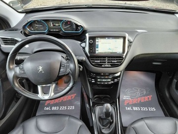 Peugeot 2008 I SUV Facelifting 1.2 PureTech 110KM 2016 Peugeot 2008 Lift Navi Klimatronik Sensor PDC Alu Serwis 1.2 Benzyna 110KM, zdjęcie 15
