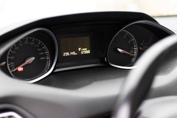 Peugeot 308 II Hatchback 5d 1.6 THP 125KM 2013 PEUGEOT 308 II 1.6 125KM | KEYLESS | Bluetooth | Ksenon | Książka Serwisowa, zdjęcie 9