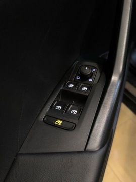 Volkswagen T-Cross SUV 1.0 TSI 110KM 2023 Volkswagen T-Cross Life 1.0 TSI 110 KM Salon PL Aktywny Tempomat Klimat, zdjęcie 8