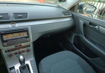 Volkswagen Passat B7 Variant 2.0 TDI CR DPF BlueMotion 170KM 2012 Volkswagen Passat 2.0 TDI 170KM DSG Zadbany Udokumentowany przebieg, zdjęcie 32