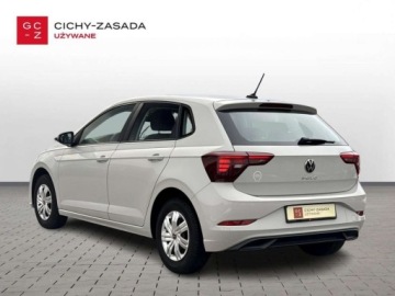 Volkswagen Polo VI Hatchback 5d Facelifting 1.0 TSI 95KM 2022 Volkswagen Polo 1.0TSI 95KM Life Digital CockpitSalon PolskaNiski Przebieg, zdjęcie 2
