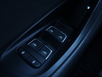 Audi A6 C7 Avant Facelifting 2.0 TDI ultra 190KM 2015 Audi A6 2.0 TDI, 187 KM, Automat, Xenon, Bi-Xenon, zdjęcie 14
