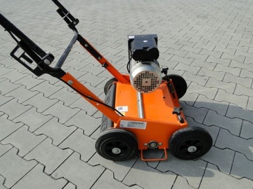 Аэратор ЭЛЕКТРИЧЕСКИЙ скарификатор. ELIET E401VM для травы