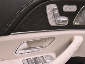 Mercedes GLE V167 SUV Facelifting 3.0 450d 367KM 2026 MERCEDES-BENZ GLE 450 d 4-Matic AMG Line 3.0 (367KM) 2026, zdjęcie 19