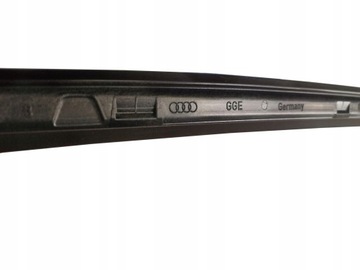 Новый оригинальный уплотнитель переднего стекла Audi A6 C6 левый
