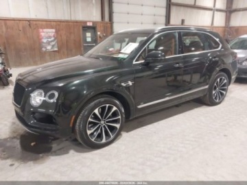 Bentley Bentayga 2019 Bentley Bentayga V8, 2019r., 4x4, 4.0L 4.0 Benzyna 542KM, zdjęcie 1