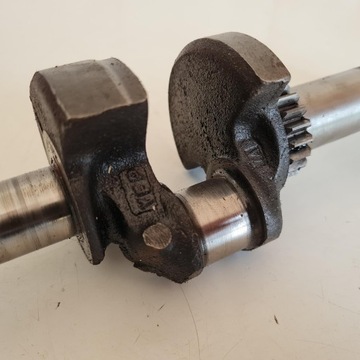 КОЛЕНВАЛ BRIGGS & STRATTON 4HP