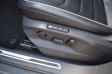 Volkswagen Tiguan II SUV Facelifting 2.0 TDI 200KM 2022 Volkswagen Tiguan 2.0 TDI 200KM 4x4 Elegance DSG MatrixACCSkoraKameraVAT23, zdjęcie 32