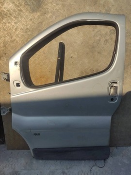 DVEŘE PŘEDNÍ LEVÝ RENAULT TRAFIC II 01-14 49