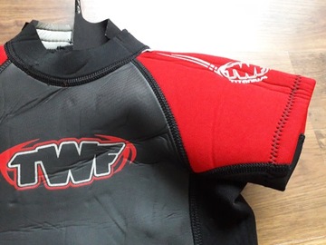 Гидрокостюм для плавания, размер 04.