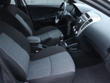 Kia Ceed I Hatchback 1.4 109KM 2009 Kia Ceed 1.4 CVVT, Klima, Tempomat, Parktronic, zdjęcie 8