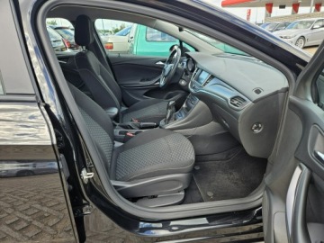 Opel Astra K Hatchback 5d 1.4 Turbo 125KM 2016 Opel Astra 1,4 benzyna 125KM, zdjęcie 8