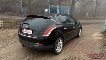 Lancia Delta III Hatchback 1.9 Twinturbo MultiJet 190KM 2011 Lancia Delta 1.9jtd 190KM max wersja asyst parkowania ledy xenon skora 1.r, zdjęcie 6