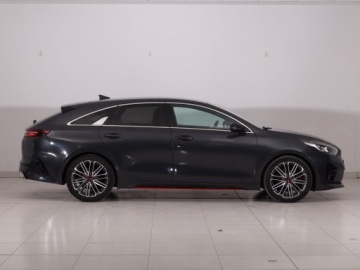 Kia Proceed Shooting Brake 1.6 T-GDI 204KM 2021 Kia ProCeed GT 1.6 T-GDI MHEV, Automat, Skóra, zdjęcie 5