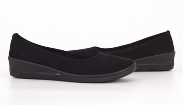 ЖЕНСКАЯ СПОРТИВНАЯ ОБУВЬ НА МАЛЕНЬКОЙ ТЕЛЕЖКЕ