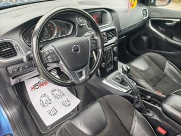 Volvo V40 II Hatchback Facelifting 2.0 D2 120KM 2017 Volvo V40 R-DESIGN 2.0 D2 120KM Harman Kardon Serwisowany, zadbany stan!, zdjęcie 12