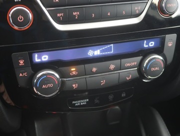 Nissan Qashqai II Crossover 1.2 DIG-T 115KM 2016 Nissan Qashqai 1.2 DIG-T, Salon Polska, zdjęcie 11