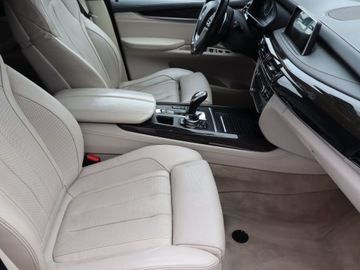 BMW X5 F15 SUV xDrive40d 313KM 2014 BMW X5 xDrive40d, Salon Polska, 308 KM, 4X4, zdjęcie 8
