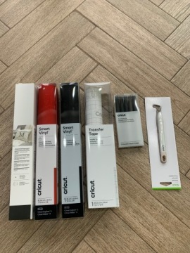 Стартовый пакет Cricut с материалами Cricut Explore 3 и Cricut Maker 3