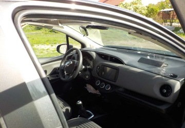 Toyota Yaris III Hatchback 5d Facelifting 2017 1.0 VVT-i 72KM 2019 Toyota Yaris Okazja Benzyna 72KM, zdjęcie 16