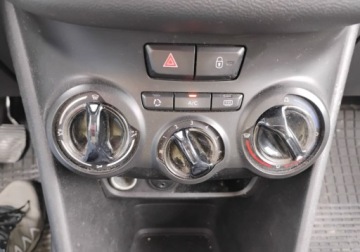 Peugeot 208 I 2014 Peugeot 208 2014r, 1.6 HDi. Uszkodzony lewy przod. Jezdzi 1.6 Diesel 90KM, zdjęcie 13