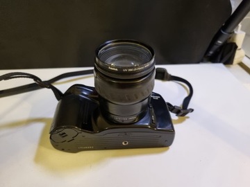 Minolta Dynax 7xi с объективом Zoom xi AF 28-105, аналоговая зеркальная камера.