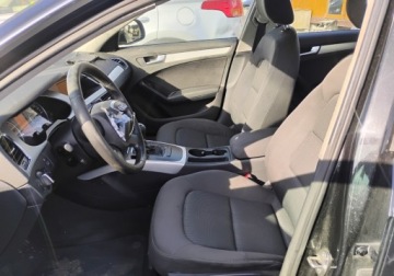 Audi A4 B8 Limousine 2.0 TDi 140KM 2009 Audi A4 Avant 2009 2.0 TDI. Uszkodzony lewy przod. 2.0 Diesel 140KM, zdjęcie 6