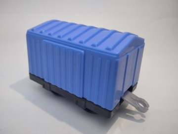Крытый грузовой вагон синий Trackmaster