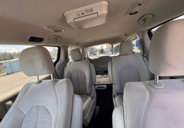 Chrysler Pacifica II 2018 Chrysler Pacifica 2018 Chrysler Pacifica HYBRID TOURING PLUS auto w Polsce, zdjęcie 14