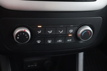 Kia Venga Mikrovan Facelifting 1.6 DOHC 124KM 2015 Kia Venga 1.6 CVVT, Salon Polska, Serwis ASO, zdjęcie 11