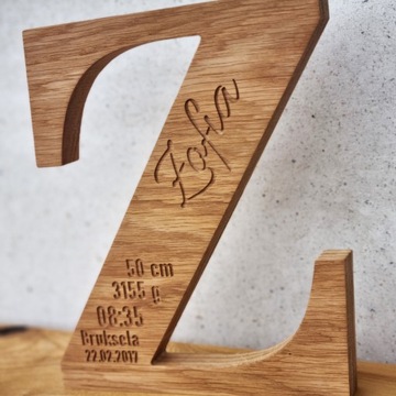 Drewniana litera, metryczka z drewna grawer 25cm, prezent na chrzest roczek
