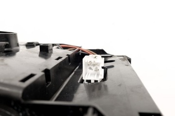 DRŽÁK NA HRNEK MERCEDES-BENZ E (W212) A2126809750 3.0L DIESEL 190KW 2014