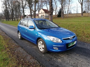 Hyundai i30 I CW 1.4 DIHC CVVT 109KM 2009 Hyundai i30 I 1.4 16V 109CV BlueDr. GPL Special