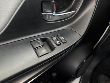 Toyota Yaris III Hatchback 5d Facelifting 2017 1.5 Dual VVT-iE 111KM 2019 Toyota Yaris 1,5-Dual-VVT-iE III (2011-2019) 1,5-D, zdjęcie 19