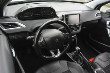 Peugeot 2008 I SUV Facelifting 1.6 BlueHDi 99KM 2016 Peugeot 2008 1.6HDI panorama nawi Car Play doinwes, zdjęcie 15