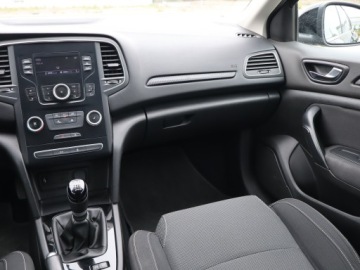 Renault Megane IV Grandtour 1.2 Energy TCe 100KM 2017 Renault Megane 1.2 TCe, Klima, Tempomat, zdjęcie 7