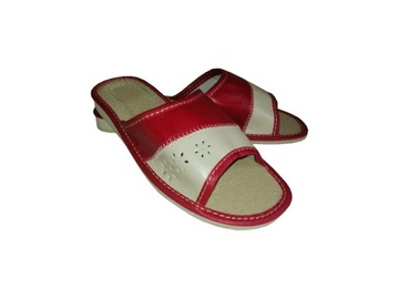 Женские тапочки