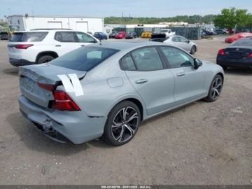 Volvo S60 III 2024 Volvo S60 B5 2024, od ubezpieczalni 2.0 Benzyna 247KM, zdjęcie 4