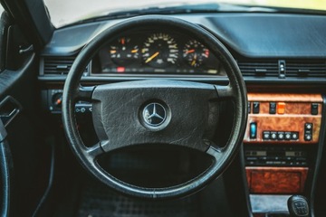 Mercedes W124 Coupe 3.0 24V 220KM 1990 MERCEDES-BENZ 300 CE W124 | 1990 | 132 000 km, zdjęcie 11